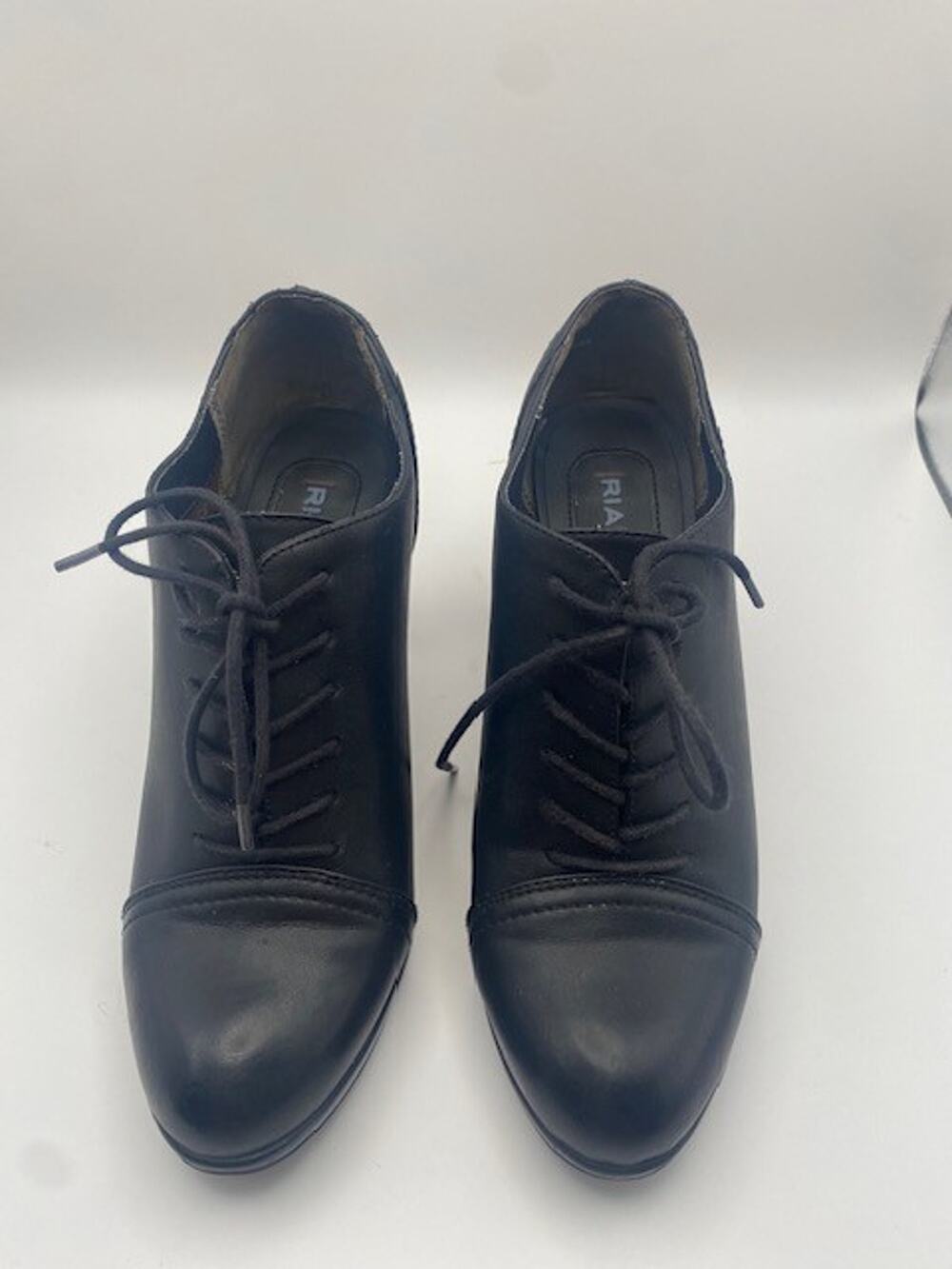 Rialto Black Lace Up Oxford Heels Women’s Size 8M Classic Cap Toe Bootie Shoes
